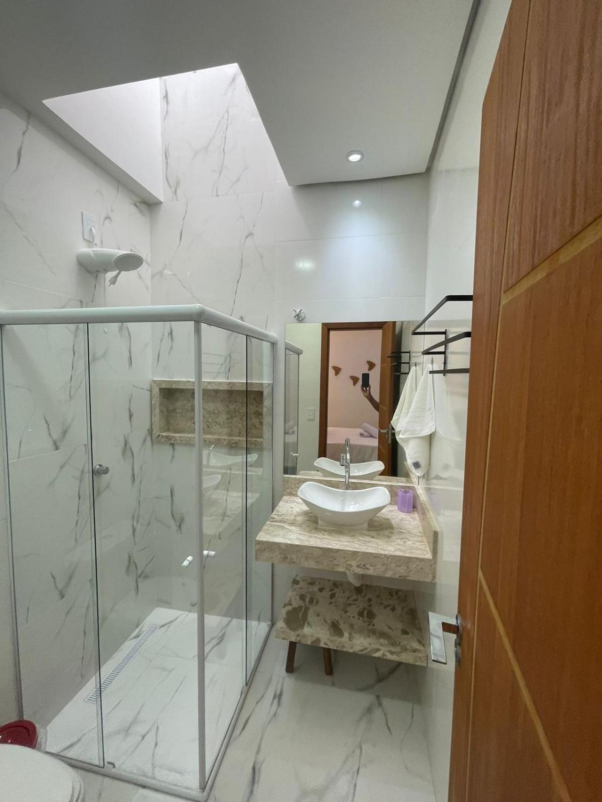 Сasa de vacaciones Casa Climatizada Duas Suites, Perto Da